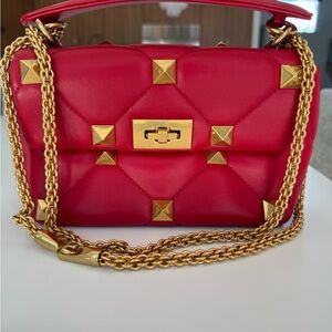 VALENTINO ROMAN STUD SHOULDER BAG